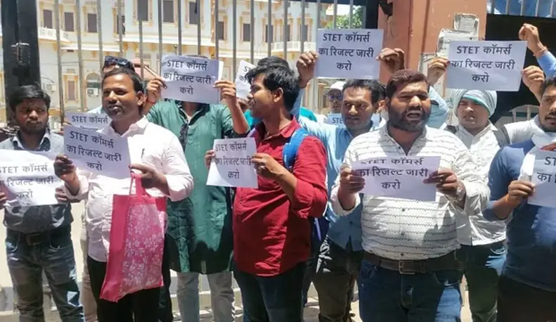 Teacher candidates demonstrated outside Bihar Board in protest against re-examination and not releasing results