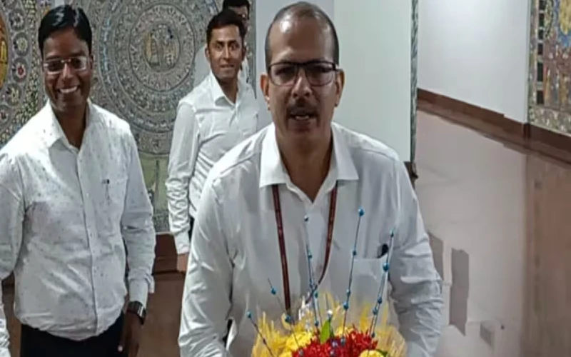 KK Pathak returned from leave and took charge as ACS of Bihar Education Department